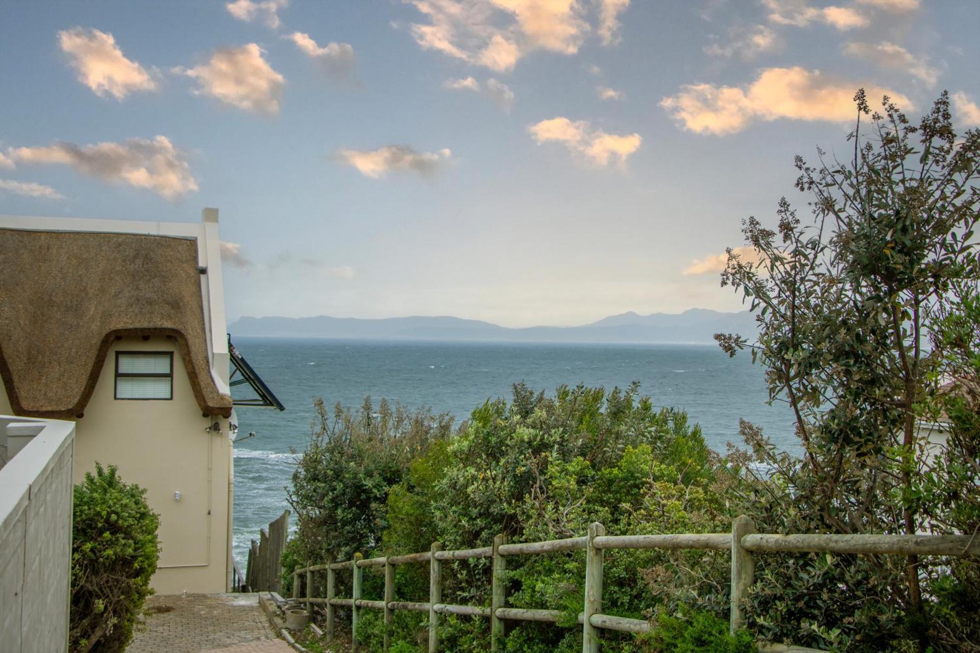 Whale Huys Luxury Oceanfront Eco Villa Гансбай Екстер'єр фото